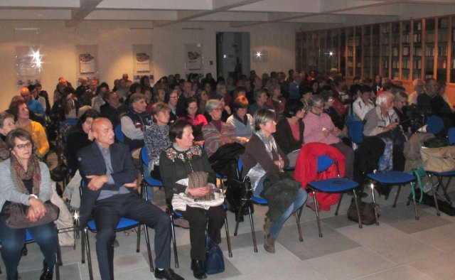 Dibattito sull'Enciclica Laudato si'. Breno, 19.11. 2015 con: mons. Giacomo Canobbio, Claudio Bragaglio. Introduzione del presidente del Circolo Ghislandi, Pierluigi Milani